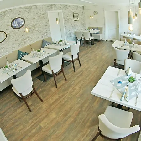 Knudsen בית הארחה Utersum