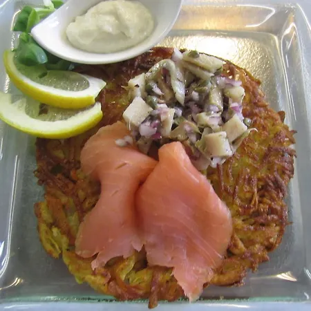 בית הארחה Knudsen 4*