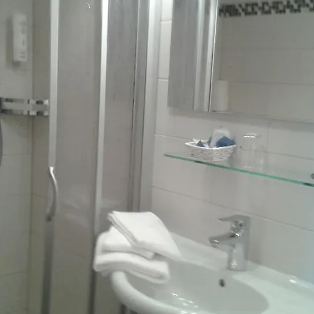 בית הארחה Knudsen 4*