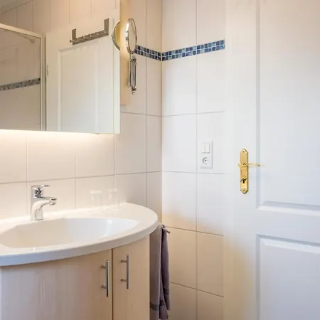 Knudsen בית הארחה Utersum